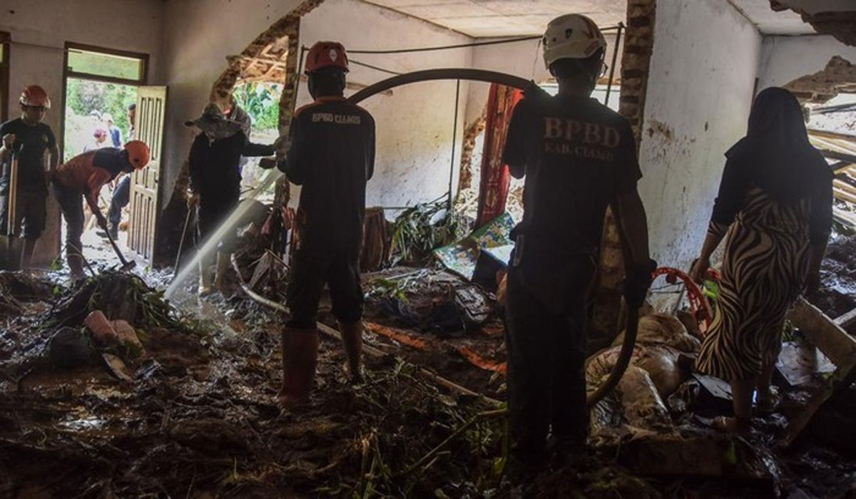 3 rumah di ciamis tertimpa longsor jelang buka puasa